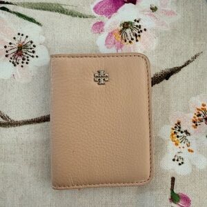 Tory Burch Pebbled Leather Bifold Wallet in Blush Pink